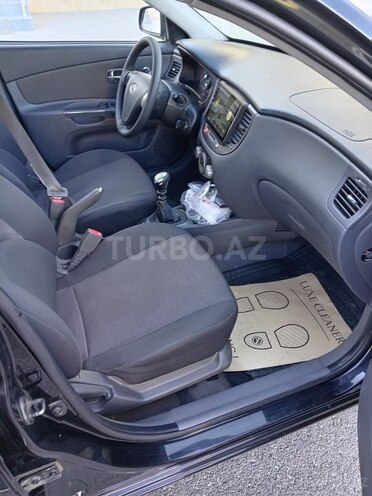 Kia Rio 2006, 260,000 km - 1.4 l - Ucar