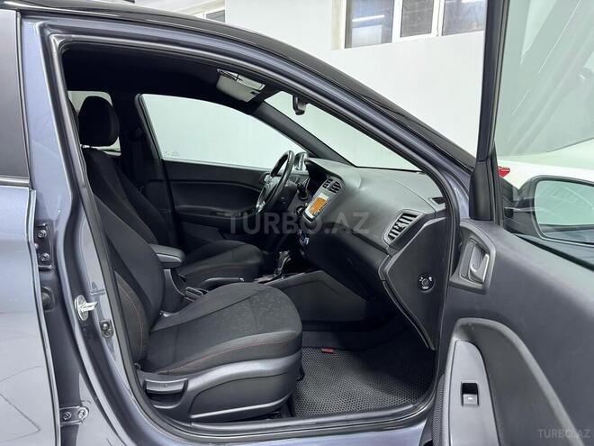 Hyundai i20-10