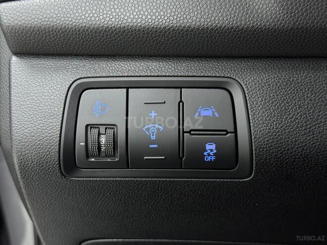 Hyundai i20-16