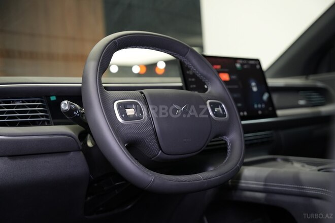 XPeng G6-13