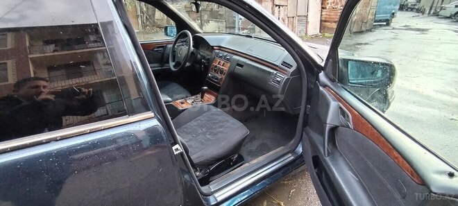 Mercedes E 240 1998, 370,000 km - 2.4 l - Bakı