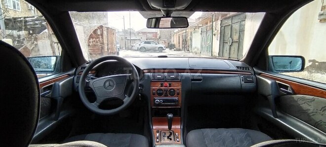 Mercedes E 240 1998, 370,000 km - 2.4 l - Bakı