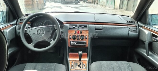 Mercedes E 240 1998, 370,000 km - 2.4 l - Bakı