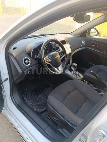 Chevrolet Cruze-10