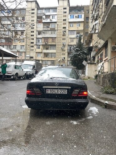 Mercedes E 220 d 1999, 567,000 km - 2.2 l - Bakı