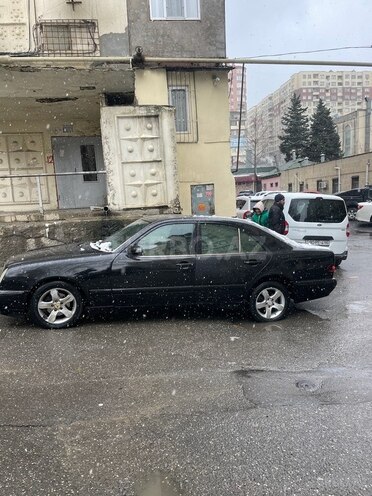 Mercedes E 220 d 1999, 567,000 km - 2.2 l - Bakı