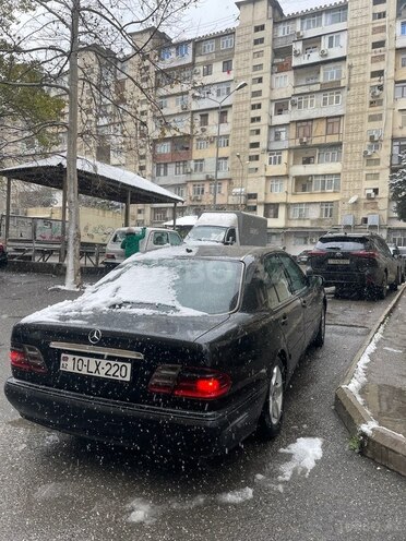 Mercedes E 220 d 1999, 567,000 km - 2.2 l - Bakı