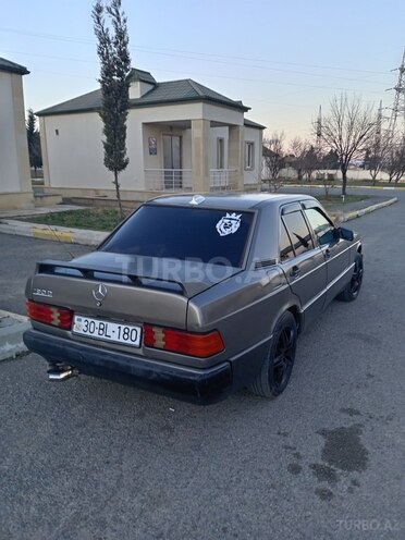 Mercedes 190 1991, 196,858 km - 2.3 l - Tovuz