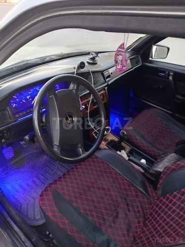 Mercedes 190 1991, 196,858 km - 2.3 l - Tovuz