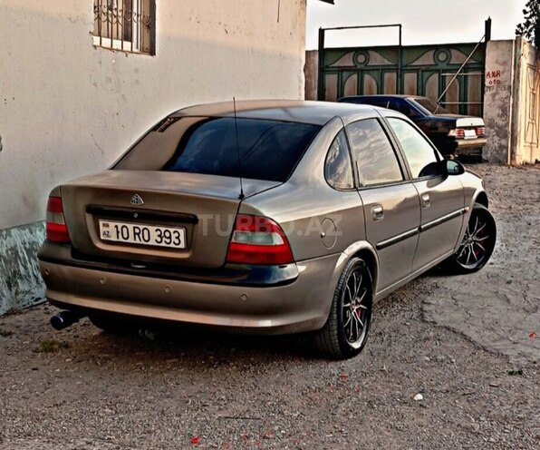 Opel Vectra 1997, 305,000 km - 1.8 л - Bakı