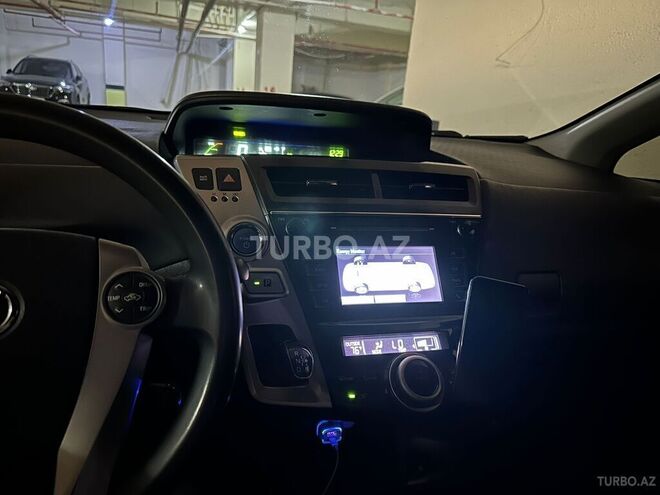 Toyota Prius V 2016, 335,000 km - 1.8 л - Bakı