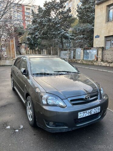 Toyota Corolla 2004, 240,000 km - 1.4 l - Bakı