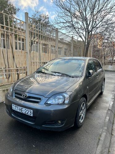 Toyota Corolla 2004, 240,000 km - 1.4 l - Bakı