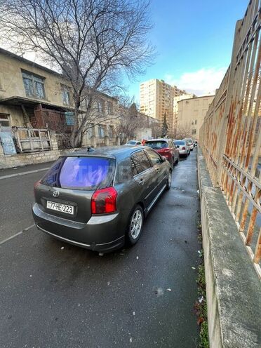 Toyota Corolla 2004, 240,000 km - 1.4 l - Bakı