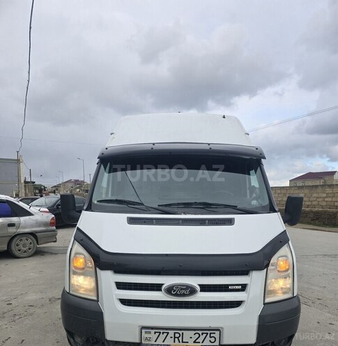 Ford Transit-13