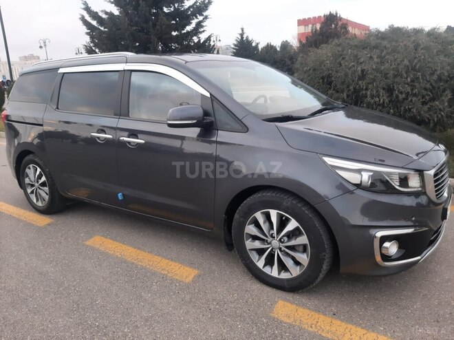 Kia Carnival 2015, 226,000 km - 2.2 l - Bakı