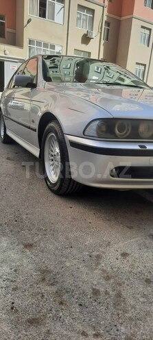 BMW 525 2001, 235,000 km - 2.5 л - Bakı