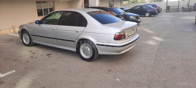 BMW 525 2001, 235,000 km - 2.5 л - Bakı