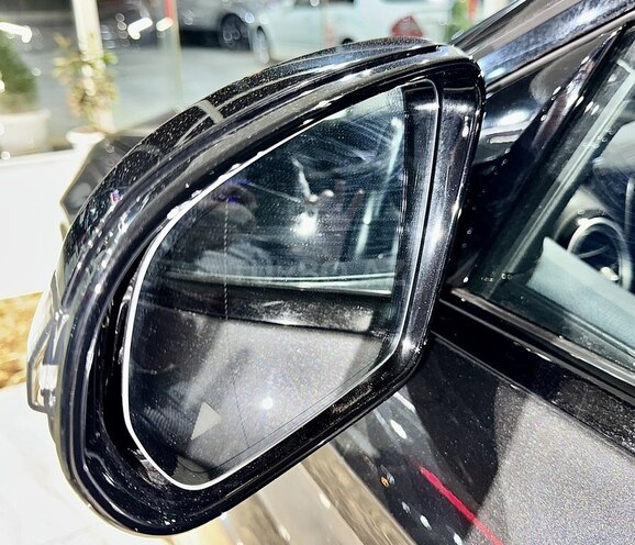 Mercedes E 300 e-41