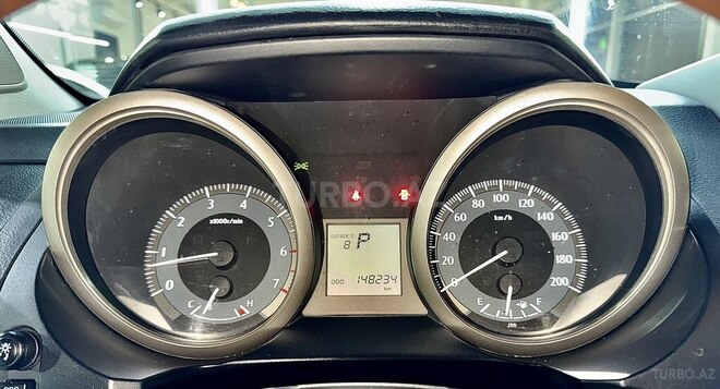 Toyota Land Cruiser Prado-35