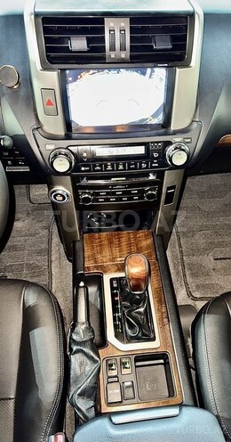Toyota Land Cruiser Prado-25