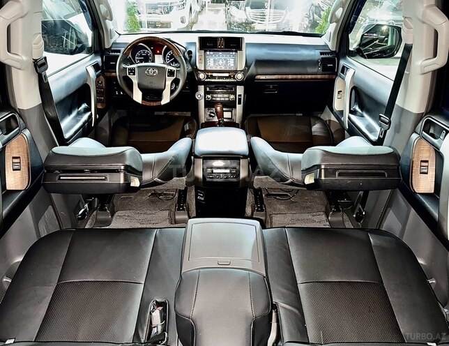 Toyota Land Cruiser Prado-26