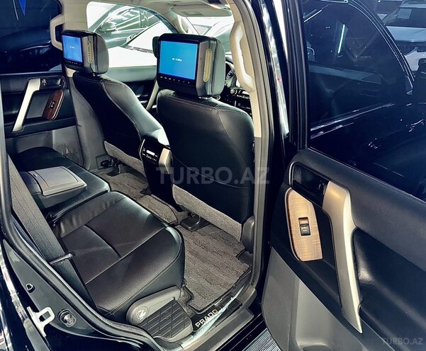 Toyota Land Cruiser Prado-29