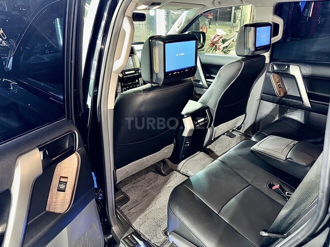 Toyota Land Cruiser Prado-30
