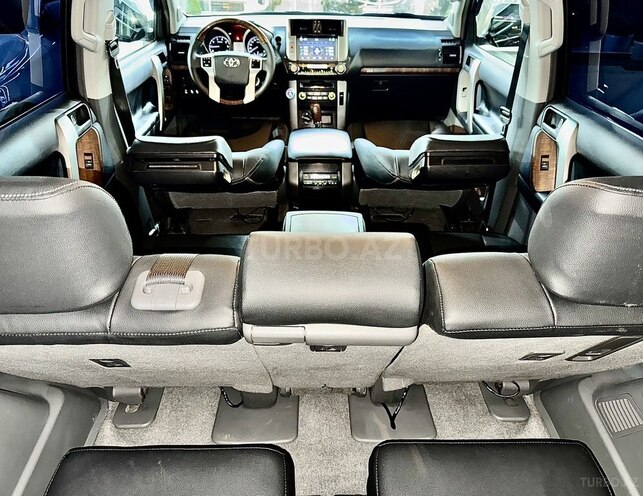 Toyota Land Cruiser Prado-33