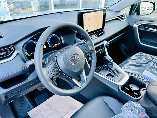Toyota RAV4-11