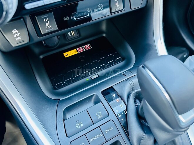 Toyota RAV4-14