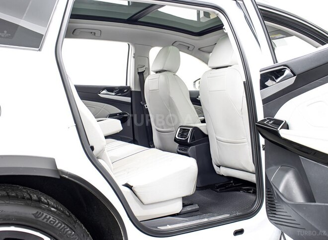 Volkswagen ID.6 X-16