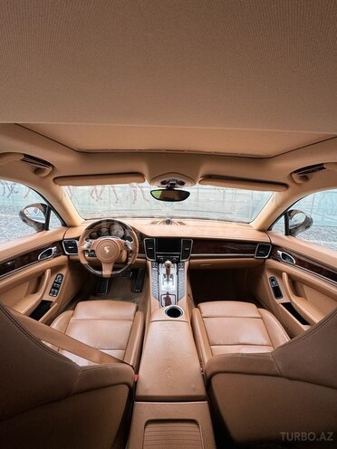 Porsche Panamera 4S Executive-9