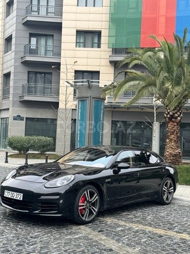 Porsche Panamera 4S Executive-4