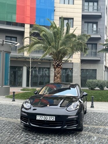 Porsche Panamera 4S Executive-1
