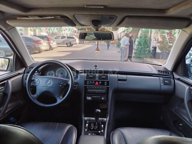 Mercedes E 270 1999, 772,299 km - 2.7 л - Bərdə