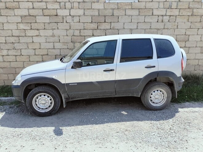 Chevrolet Niva 2017, 46,500 km - 1.7 l - Quba