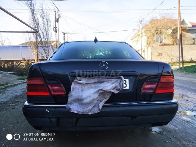 Mercedes E 230 1995, 378,537 km - 2.3 l - Bakı
