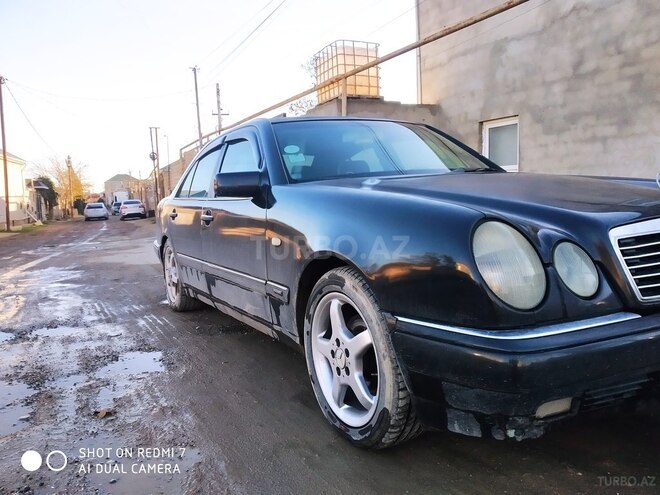 Mercedes E 230 1995, 378,537 km - 2.3 l - Bakı