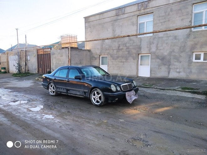Mercedes E 230 1995, 378,537 km - 2.3 l - Bakı
