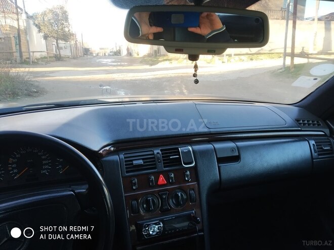 Mercedes E 230 1995, 378,537 km - 2.3 l - Bakı