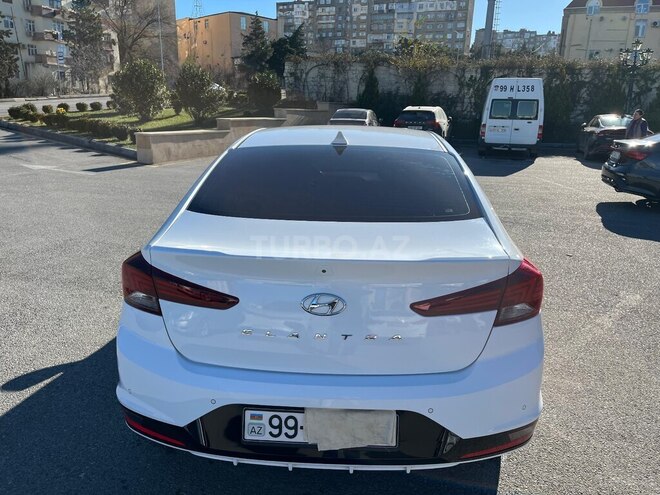 Hyundai Elantra 2019, 108,900 km - 2.0 l - Bakı