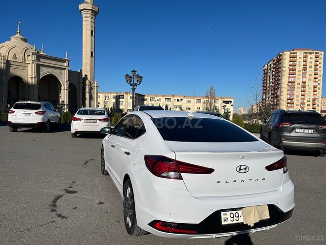 Hyundai Elantra 2019, 108,900 km - 2.0 l - Bakı