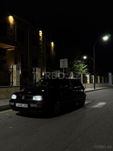 Volkswagen Golf 1993, 299,000 km - 1.6 l - Oğuz