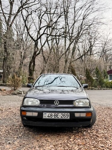 Volkswagen Golf 1993, 299,000 km - 1.6 l - Oğuz