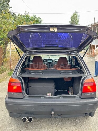 Volkswagen Golf 1993, 299,000 km - 1.6 l - Oğuz