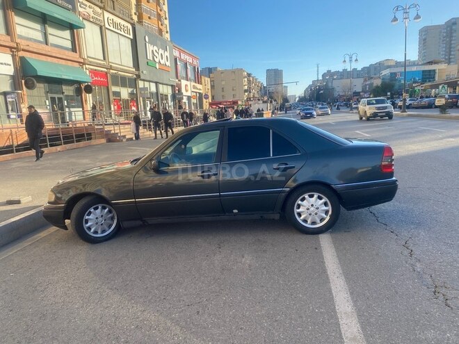 Mercedes C 220 1995, 430,000 km - 2.2 l - Bakı