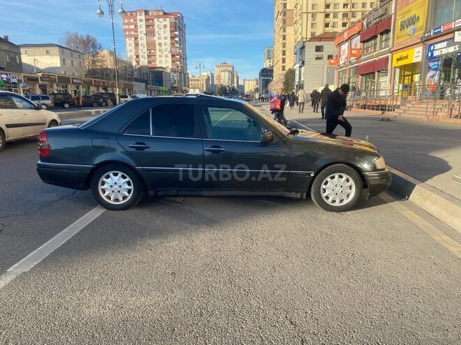 Mercedes C 220 1995, 430,000 km - 2.2 l - Bakı