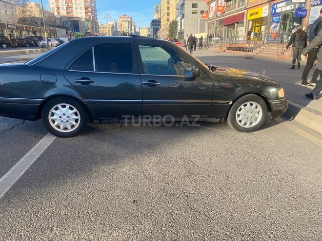 Mercedes C 220 1995, 430,000 km - 2.2 l - Bakı