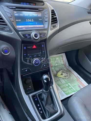 Hyundai Elantra 2015, 198,000 km - 1.8 l - Bakı